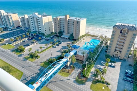 Property building, Neighbourhood, Bird's eye view, Beach, City view, Pool view, Sea view, Swimming pool