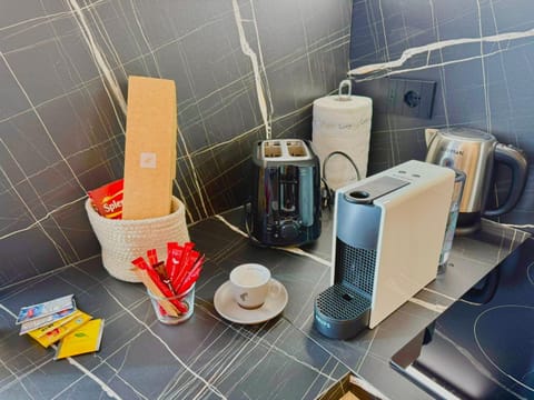 Coffee/tea facilities, Kitchen or kitchenette, minibar, toaster