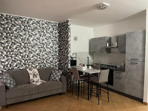 Kitchen or kitchenette, Seating area, Dining area