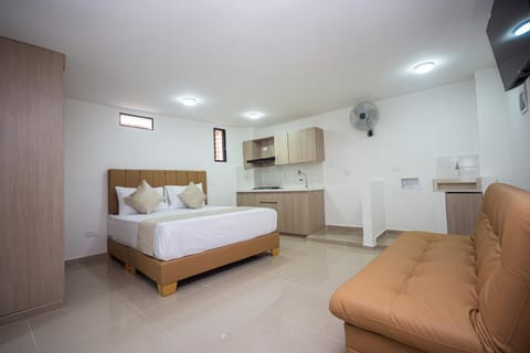Bed, TV and multimedia, Photo of the whole room, Bedroom, wardrobe