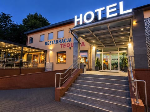 Property building, Restaurant/places to eat, Facade/entrance