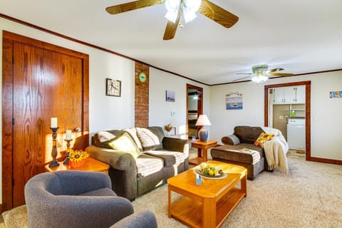 2 Mi to Stockton Lake Family Home with Grill House in Ozark Mountains