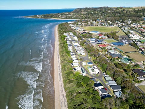 Neighbourhood, Natural landscape, Bird's eye view, Beach, Sea view, Street view