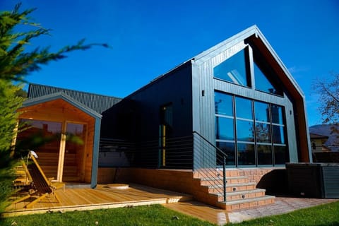 Property building, Day