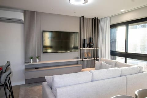 Communal lounge/ TV room, TV and multimedia, Living room