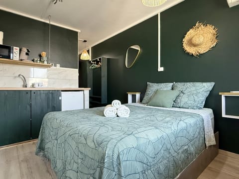 Bed, Coffee/tea facilities