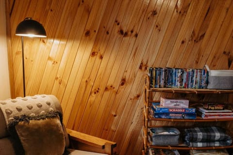 Little Yellow Cottage Queenstown House in Queenstown