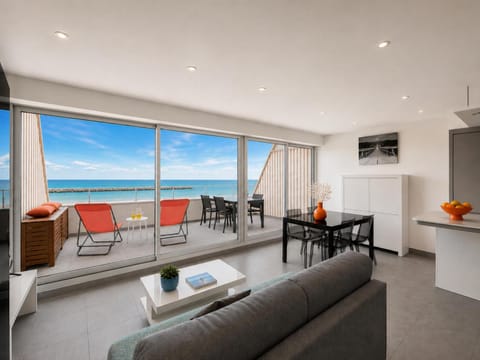 Patio, Balcony/Terrace, Living room, Seating area, Beach, Meals, internet, kitchen, air conditioner