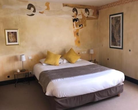 Le Thy Hotel in Ploërmel