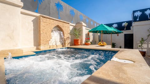 Patio, Swimming pool, Swimming pool