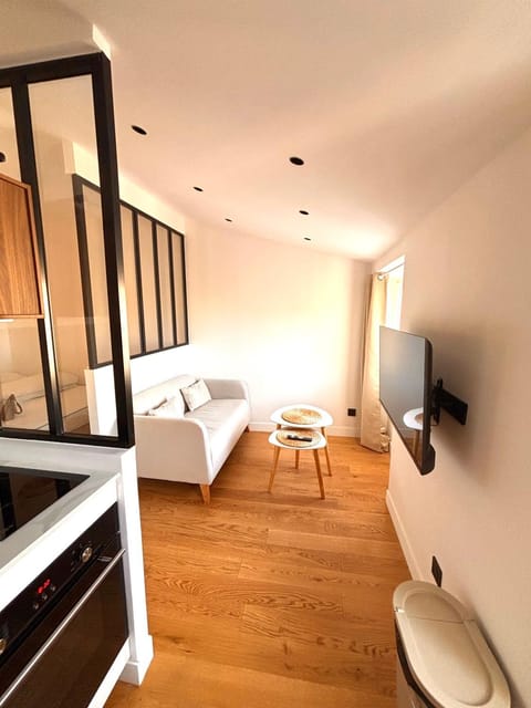 TV and multimedia, Photo of the whole room