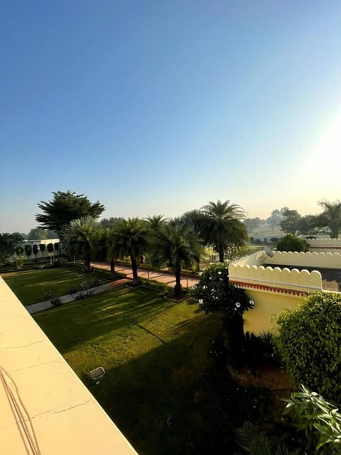 Black Bear Farm house with 5 Bedroom swimming pool and garden House in Jaipur