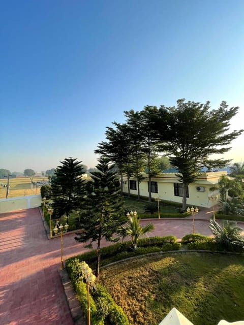 Black Bear Farm house with 5 Bedroom swimming pool and garden House in Jaipur