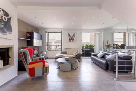 TV and multimedia, Living room, Seating area