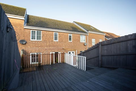 Vacant Nest Cleveland Close Central Parking House in Lanchester