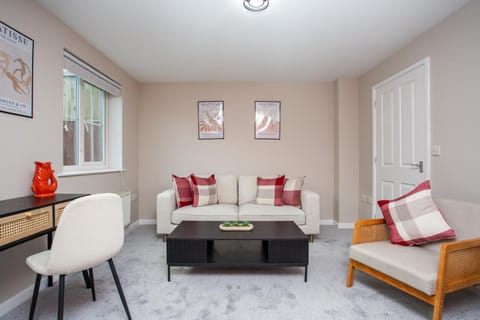 Vacant Nest Cleveland Close Central Parking House in Lanchester