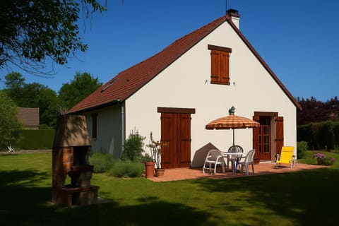 Property building, Day, Garden, Garden view