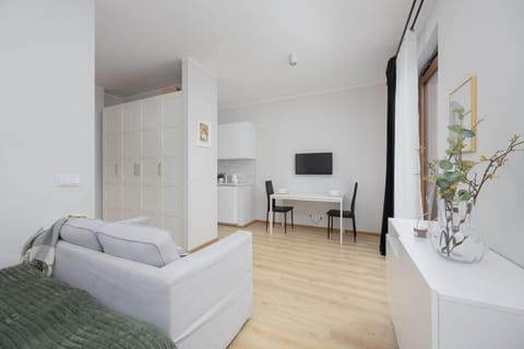 Bed, Living room, Photo of the whole room, Seating area, Bedroom