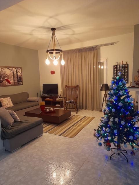 Communal lounge/ TV room, TV and multimedia, Living room, Seating area