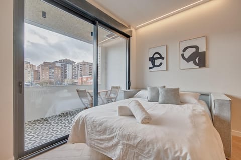 Bed, Balcony/Terrace, Bedroom