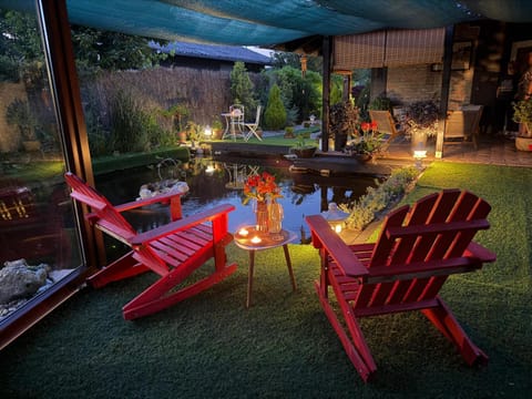 Balcony/Terrace, Seating area, Lake view