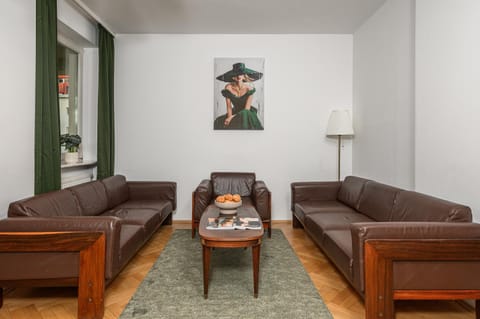 Living room, Diving