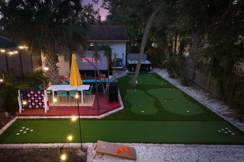 Outdoor Theatre Pool Putt Putt Hot Tub House in Largo