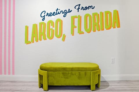 Outdoor Theatre Pool Putt Putt Hot Tub House in Largo