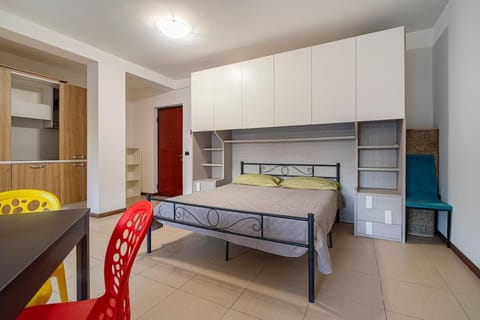 Modern Apartment 5 Minutes from Rho Apartment in Lainate