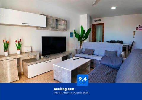 TV and multimedia, Kitchen or kitchenette, Living room, Seating area, Evening entertainment