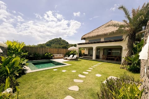 Shower, Day, Natural landscape, Garden, Garden view, Pool view, Swimming pool, sunbed