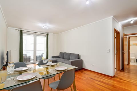 TV and multimedia, Living room, Dining area