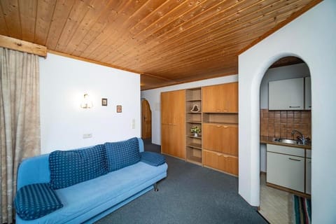 Kitchen or kitchenette, Living room, Seating area