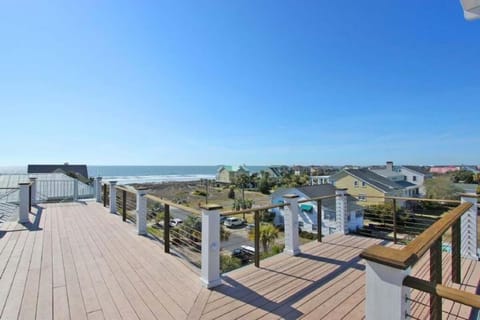 Beautiful Family Home with Private Pool Hot Tub Movie Room & Rooftop Terrace Ocean Views Beach steps away House in Isle of Palms