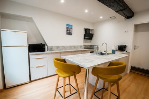 Kitchen or kitchenette, Living room