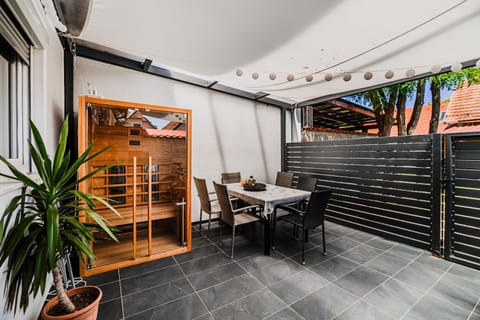Sauna, Balcony/Terrace, Dining area