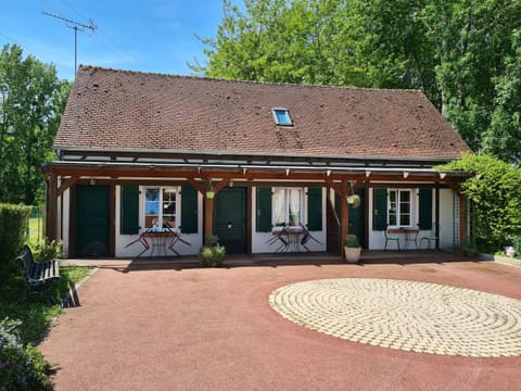 Property building, Garden, Garden view