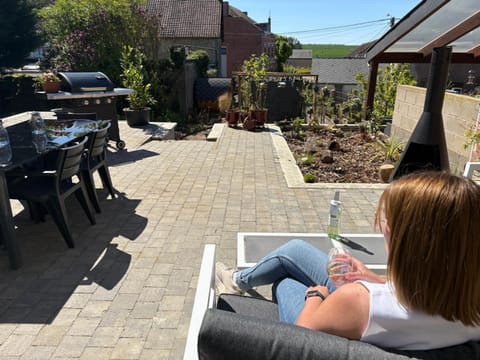 Patio, Spring, Day, Garden, Seating area, Dining area, Guests, Garden view, group of guests
