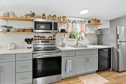 Wild Rhodes House in Wimberley