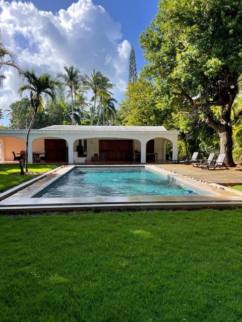 Property building, Pool view, Swimming pool