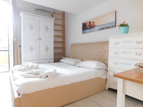TV and multimedia, Balcony/Terrace, Bedroom, air conditioner