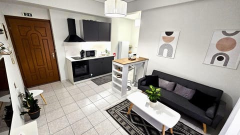 TV and multimedia, Living room, Seating area, oven, stove, toaster, kitchen