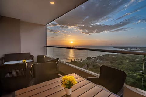 View (from property/room), Balcony/Terrace, Dining area, Sea view, Sunset