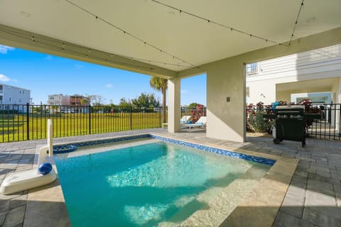 New Listing Discounts! Canal Home-Heated Pool, Game Room, Tesla Charger, & More House in Bradenton Beach