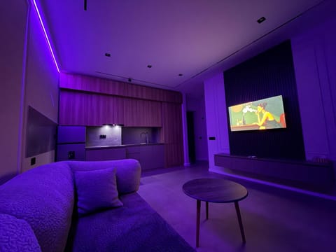 Communal lounge/ TV room, TV and multimedia, Kitchen or kitchenette, Seating area, Evening entertainment
