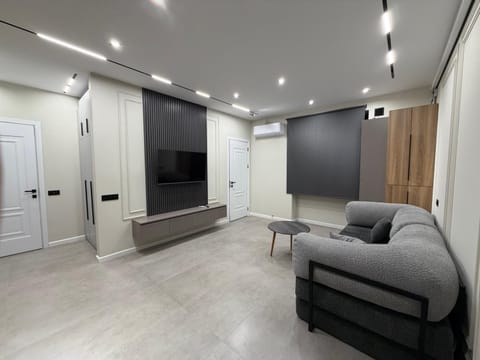Communal lounge/ TV room, TV and multimedia, Living room, Seating area