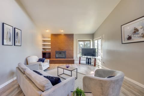 Pet-Friendly Condo with Mountain View in Monument! Apartment in Monument