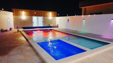 Night, Swimming pool