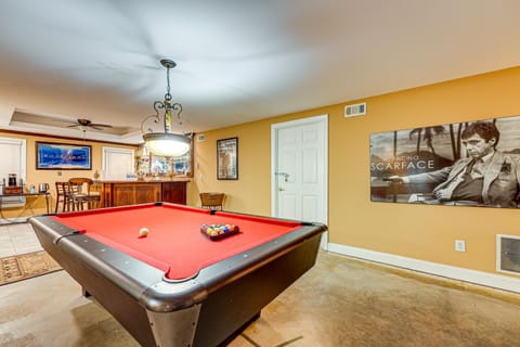 Tasteful Unit with Pool Table 7 Mi to Lake Altoona! Apartment in Woodstock