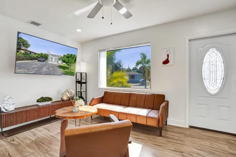 Villa Riviera Beach -4Bdr Relaxing Retreat By Viac House in Riviera Beach